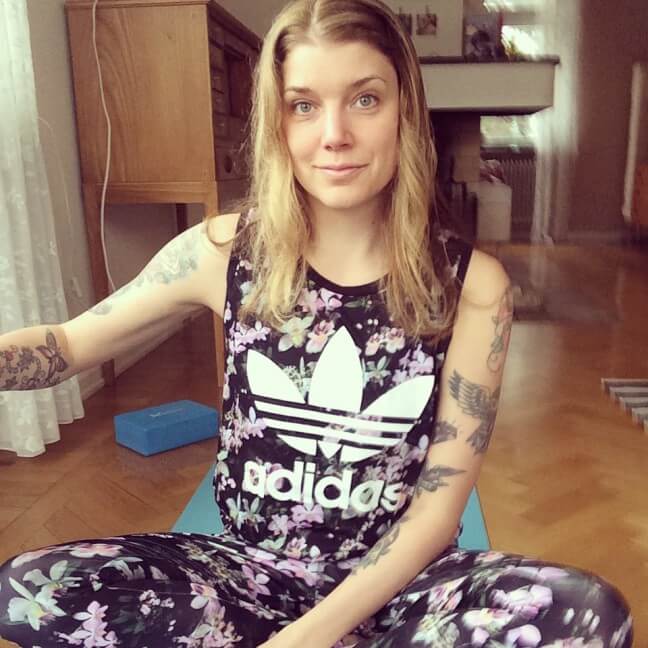Yoga i vardagsrummet